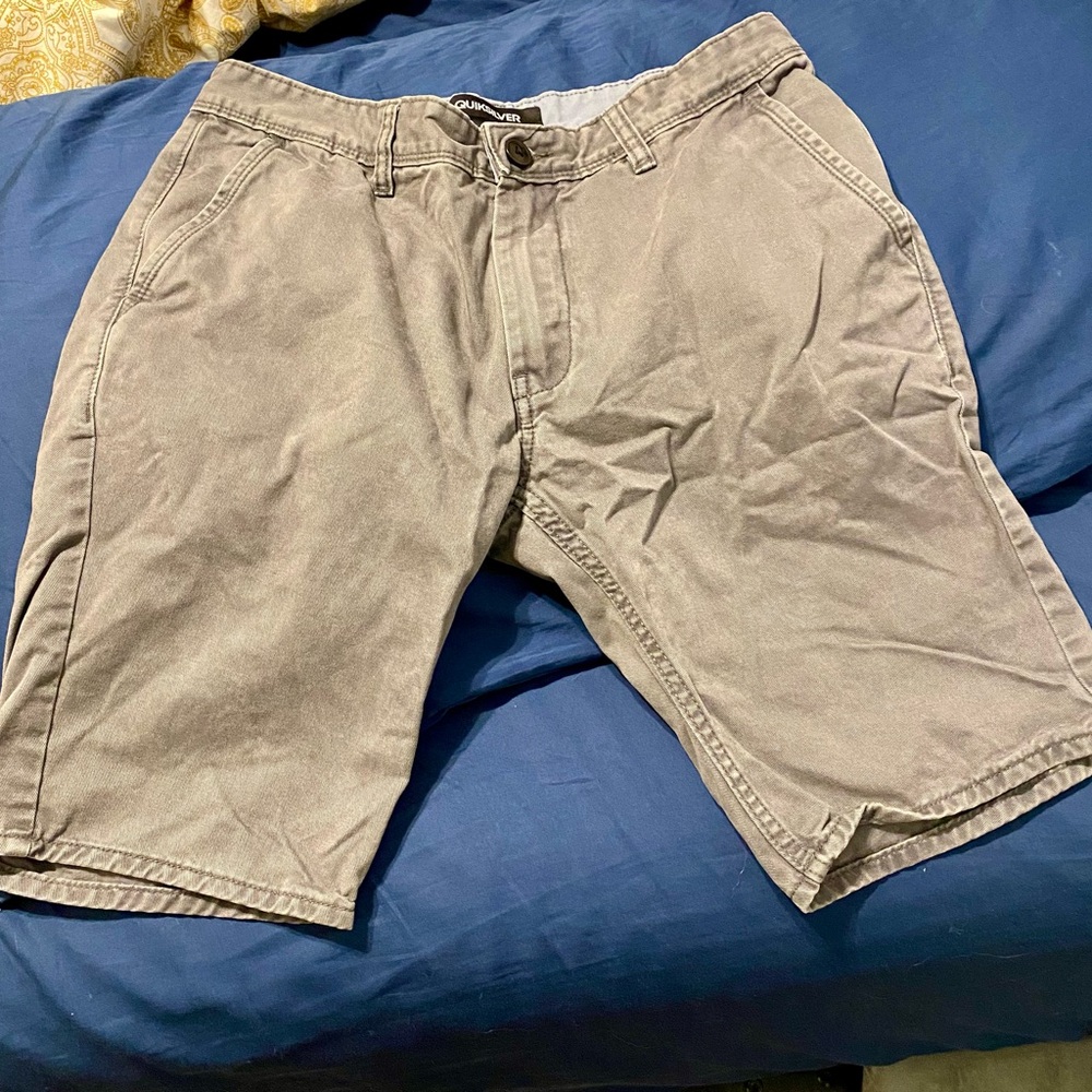 Light grey short